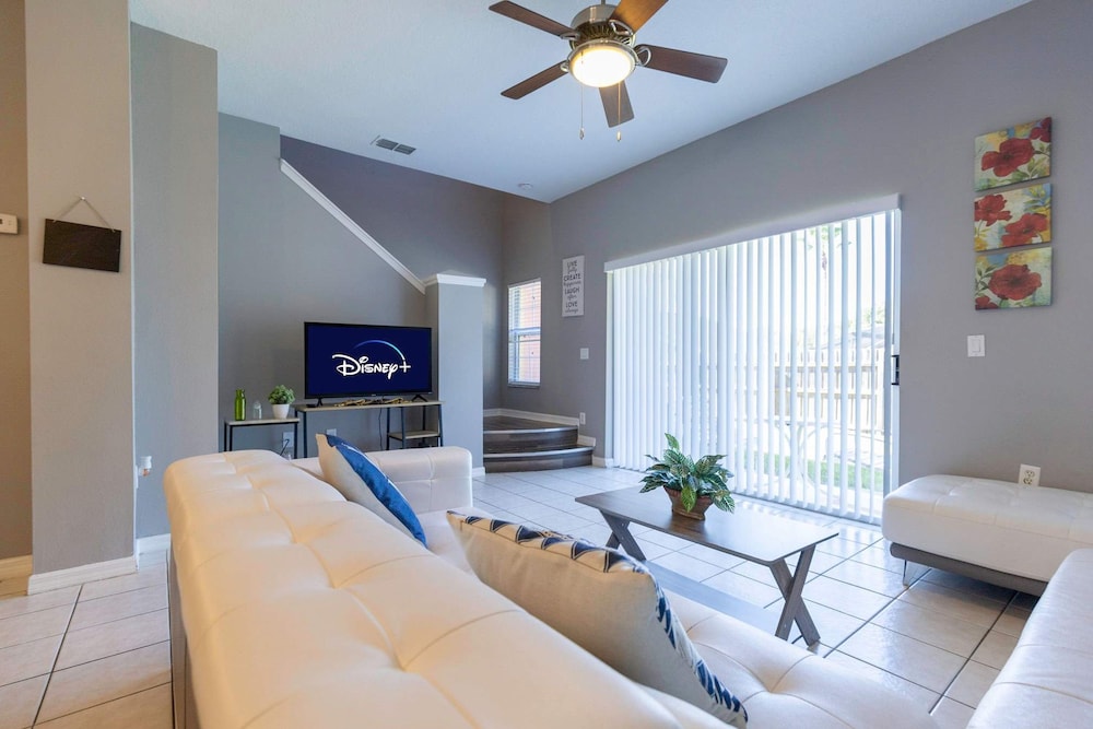 3BR Townhome Steps From Theme Parks Sleeps 6 view 2