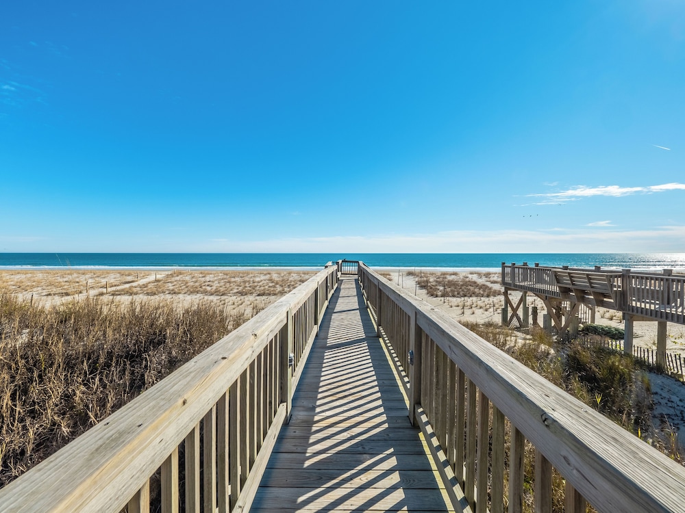 Paradise Palms by Topsail Realty
