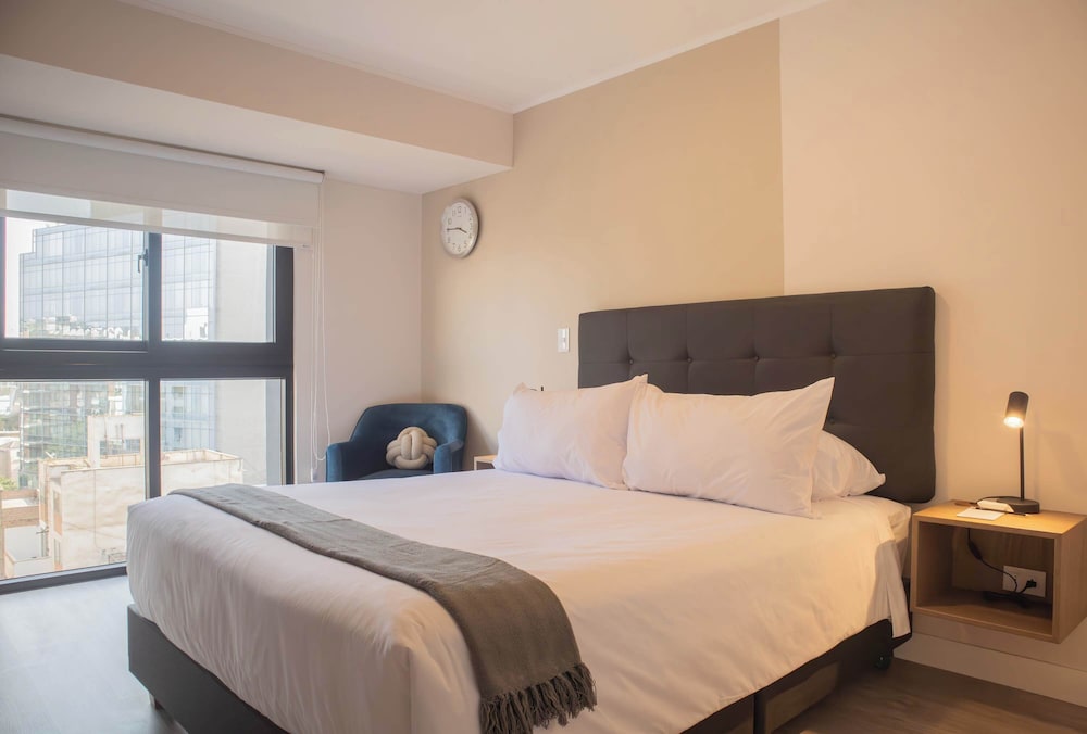 w Cozy 2BR w Balcony in Miraflores