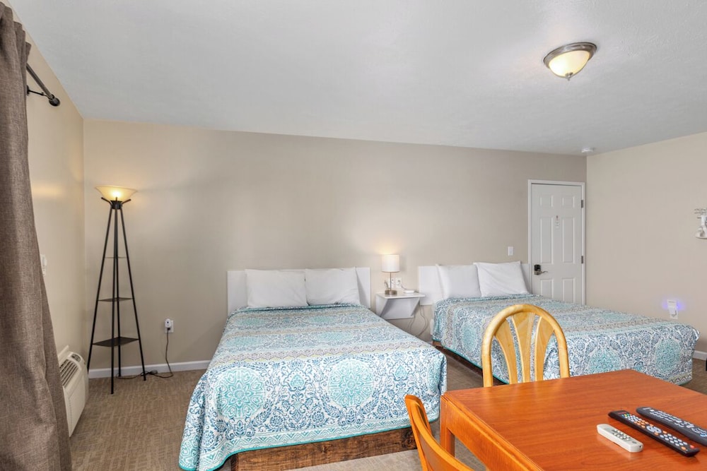 The Lakeview Motel