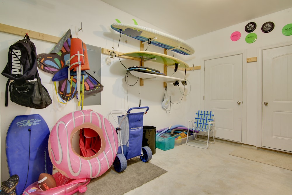 6 Mi to Rehoboth Beach: Townhome w/ Pool Access! view 5