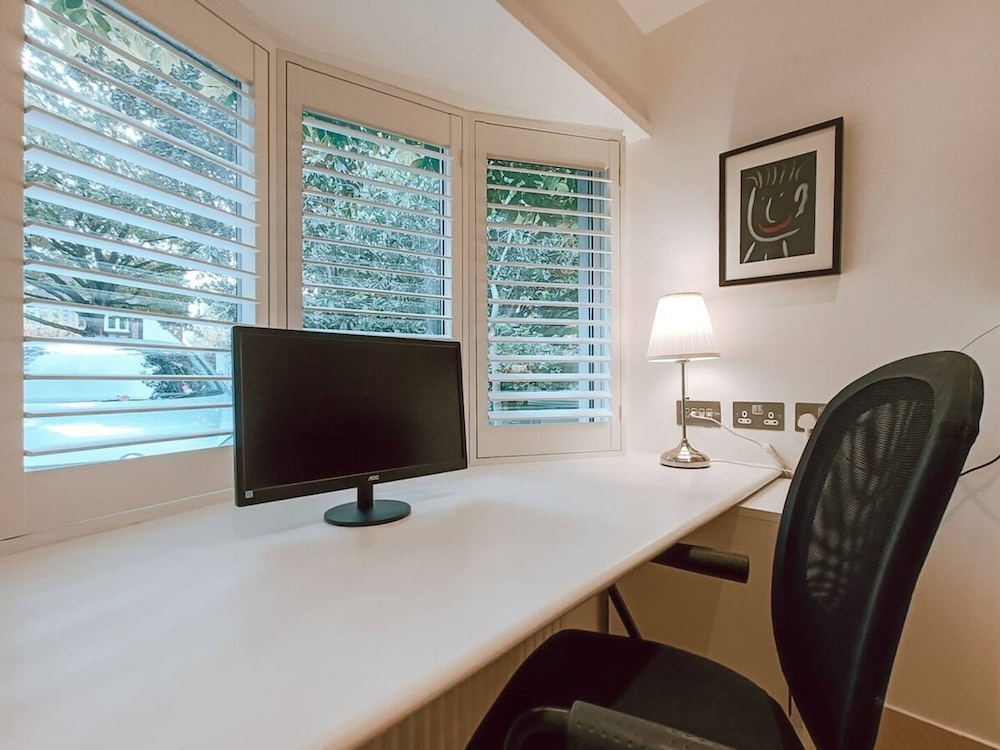 The Sandy Studio Flat in Petersham