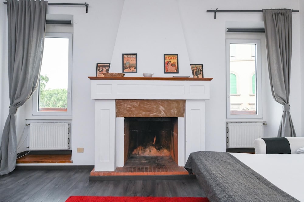 Gorgeous Trastevere Loft On The River