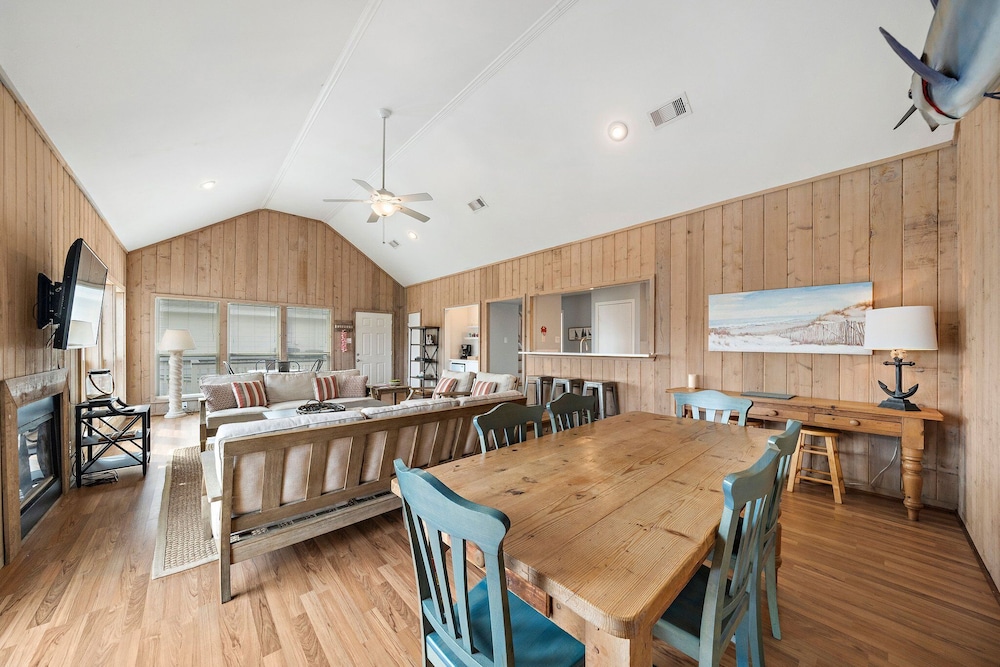 Crab Claw by Ryson Vacation Rentals