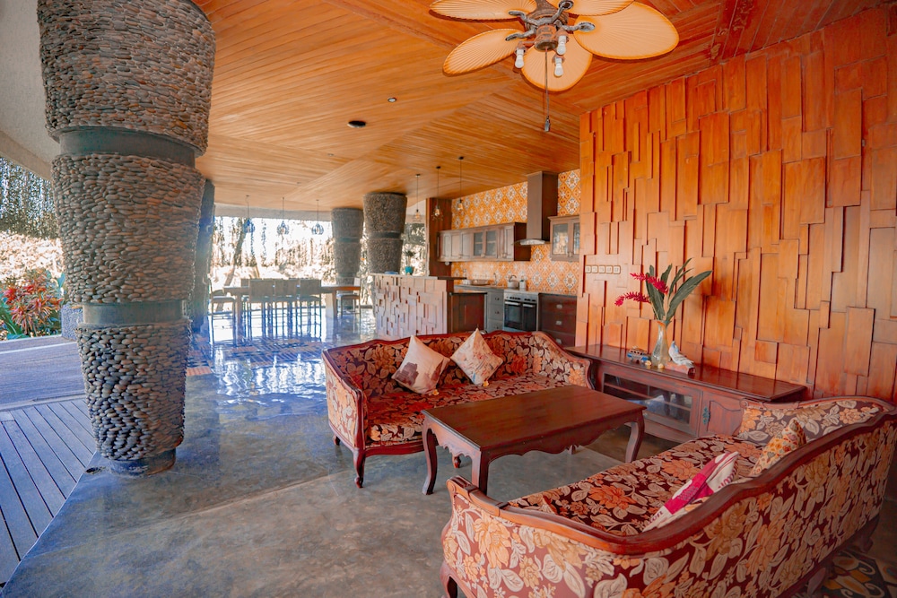 Villa Delmara At Balian Beach