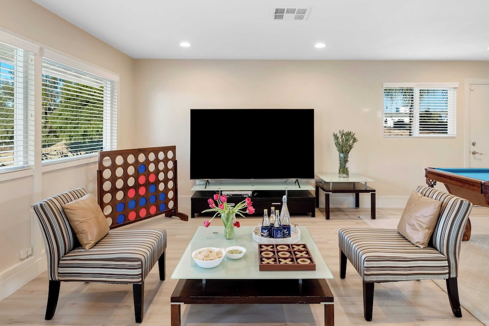 Bordeaux by Avantstay Private Pool, Hot Tub & Game Room Near Temecula