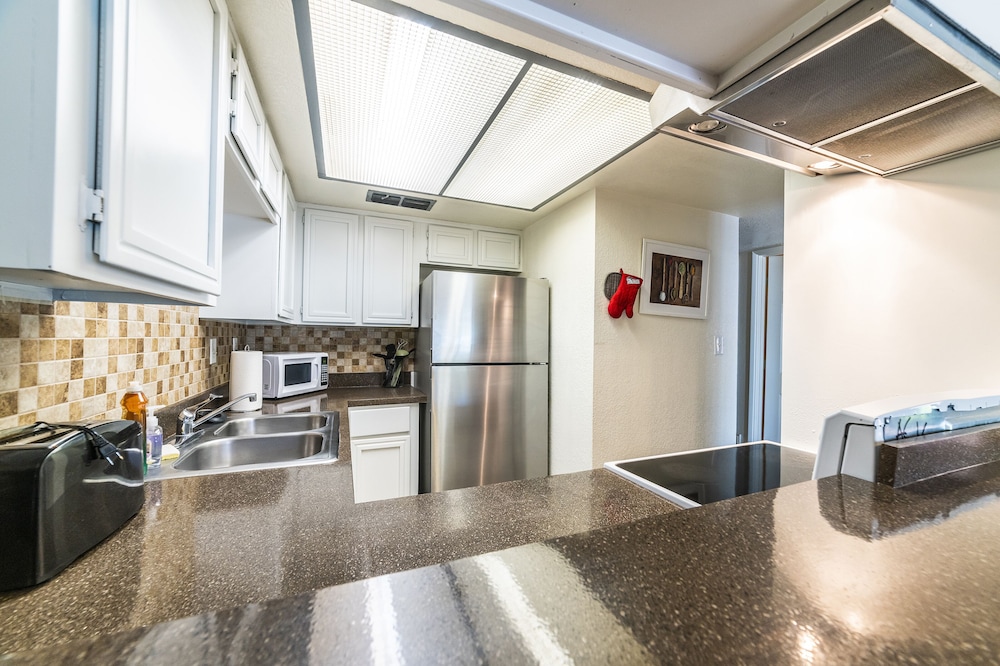 The Avenida Condominiums view 4