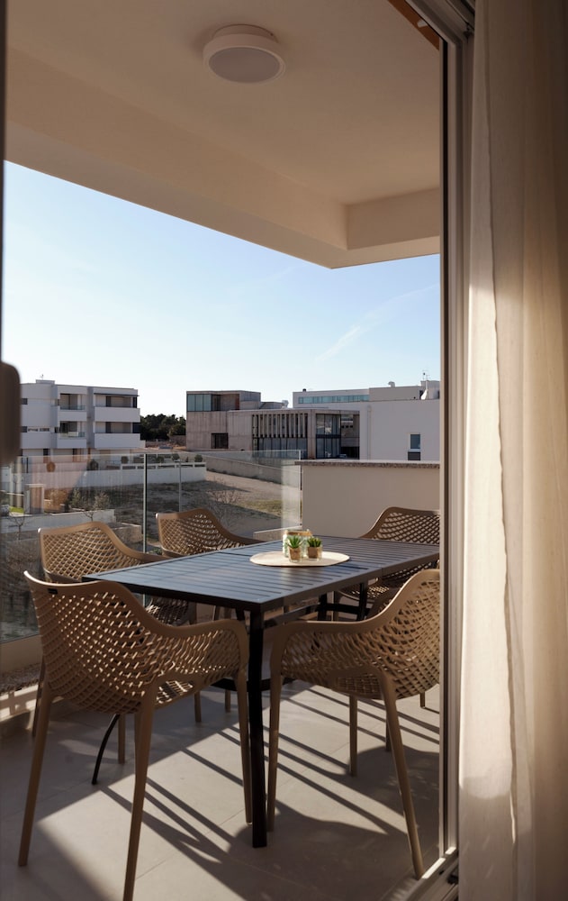 Smash 2 - Two-bedroom Apartments