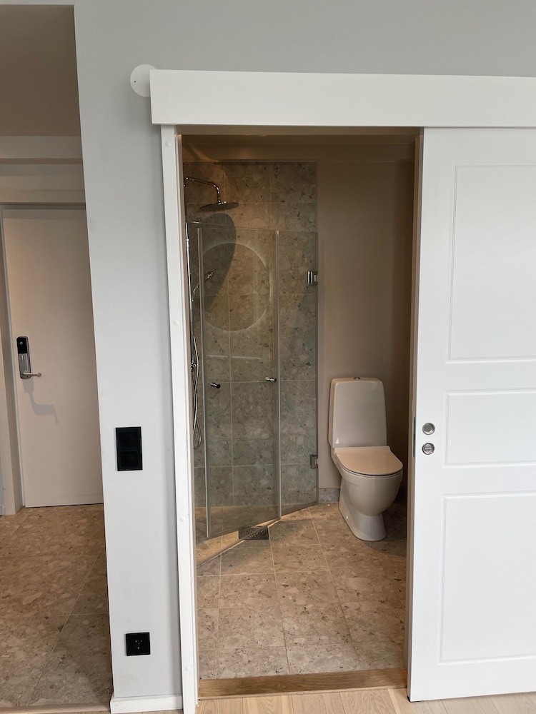 Apartment - Sleeps 3 & Great Location