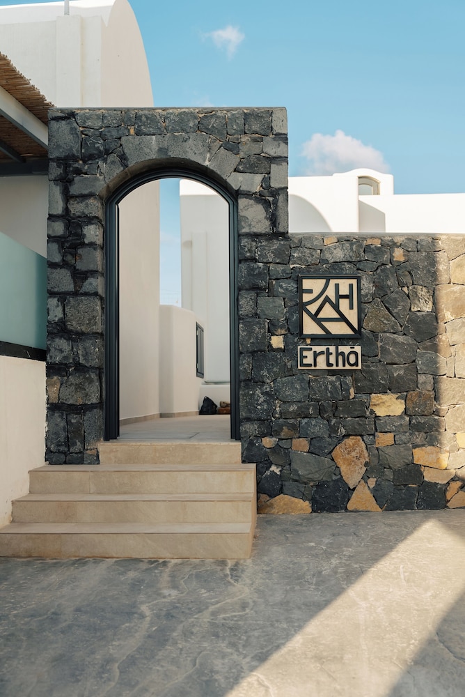 Erthā Suites with private pools