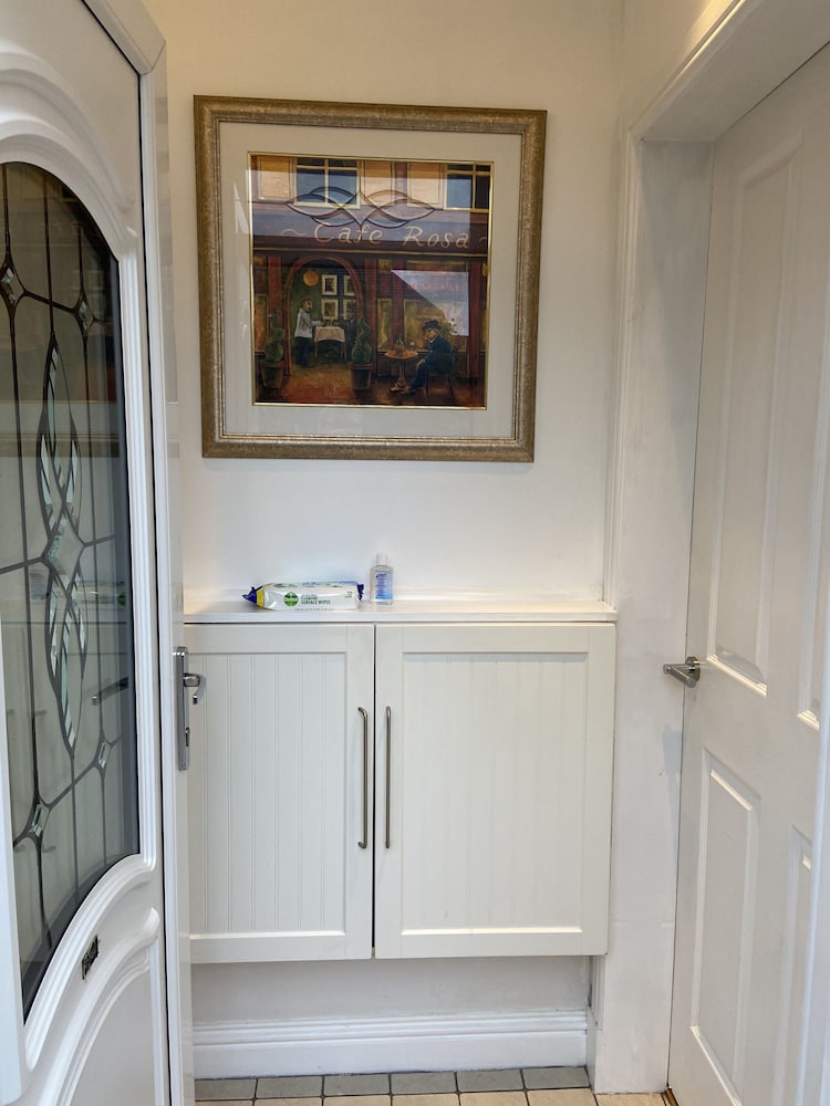 Cosy Beautiful Cottage in the West Side of Glasgow view 2