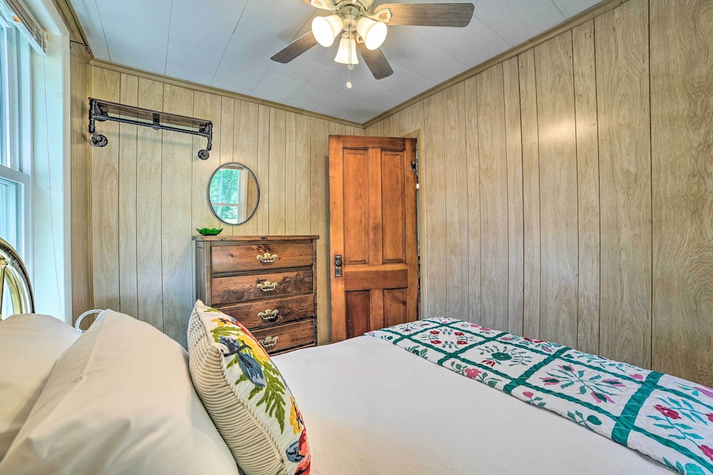 Waterfront Tawas Lake Retreat w/ Fire Pit!