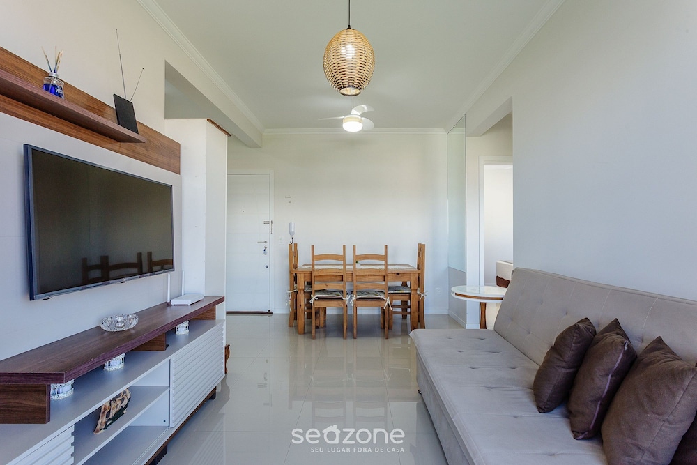 Cozy Apartment 5 Mi From the Beach, Floripa Ece104