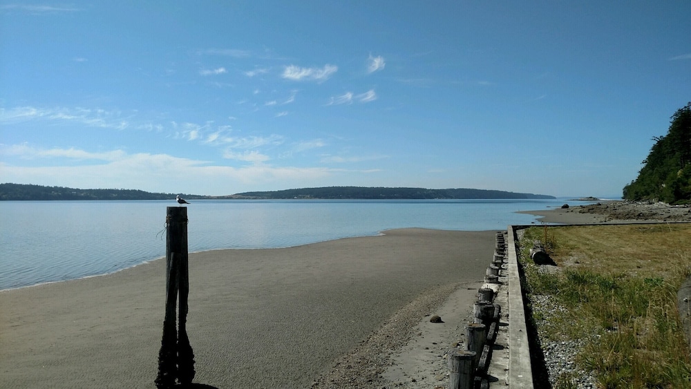 Harborview Getaway by Avantstay Walk to Beach