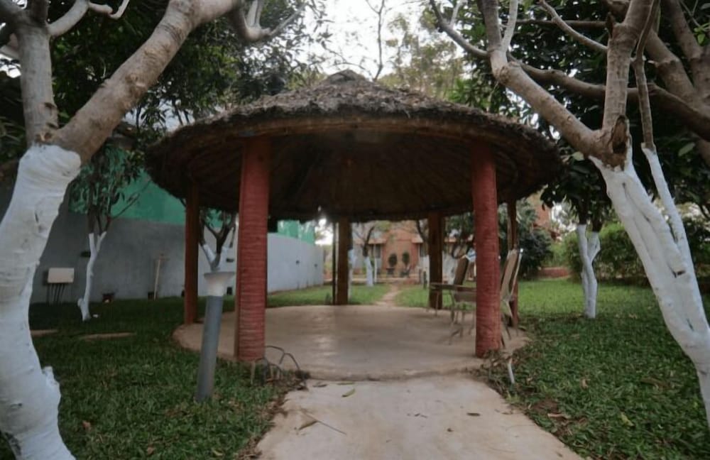 Brown Town Resort & Spa