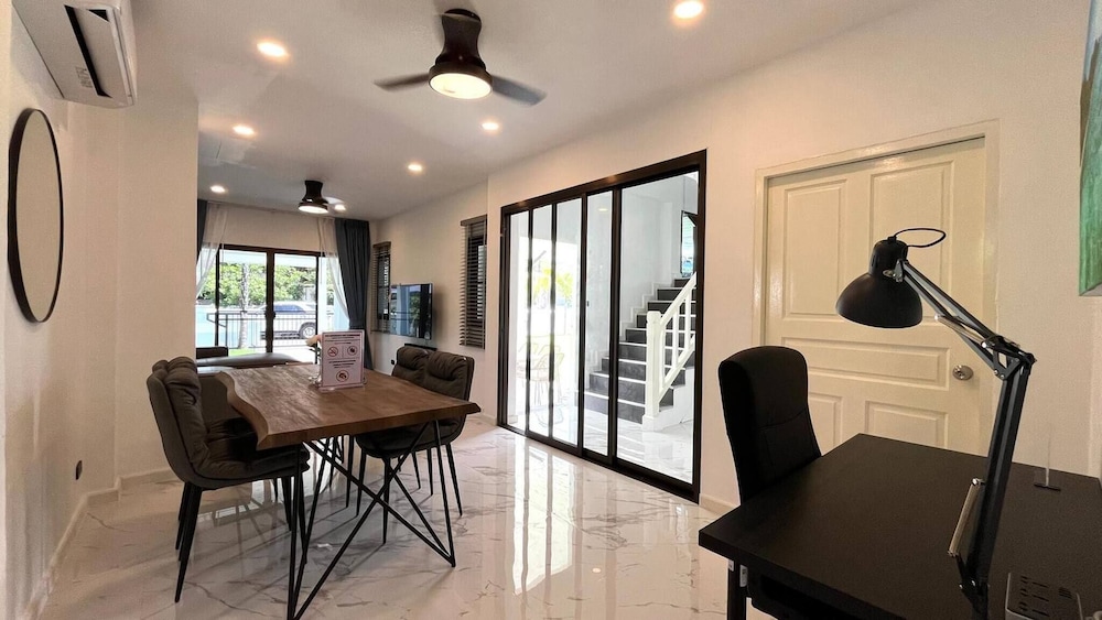 Khaolak Pool Villa With 3 Bedrooms