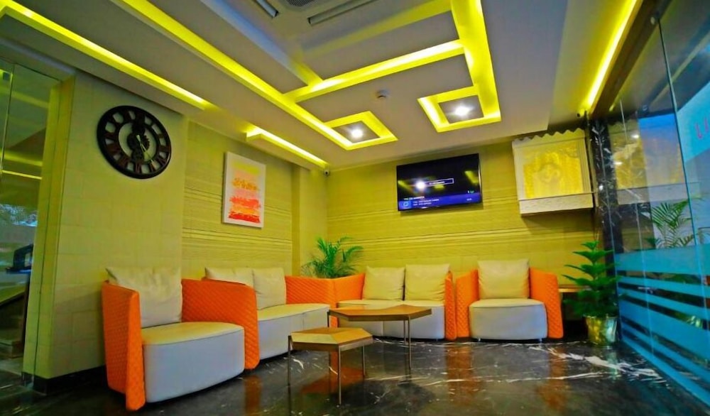 Lobby & Reception