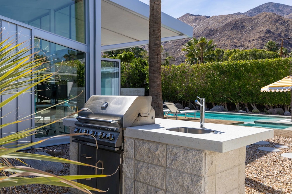 Luxury 4-bedroom Home With Pool Spa Stunning Mountain Views