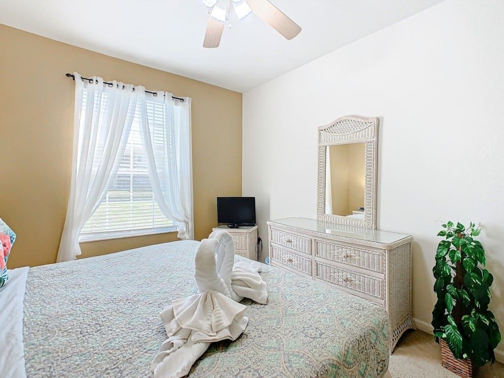 Spacious 3br Condo Near Disney W/ Resort Amenities 3 Bedroom Condo