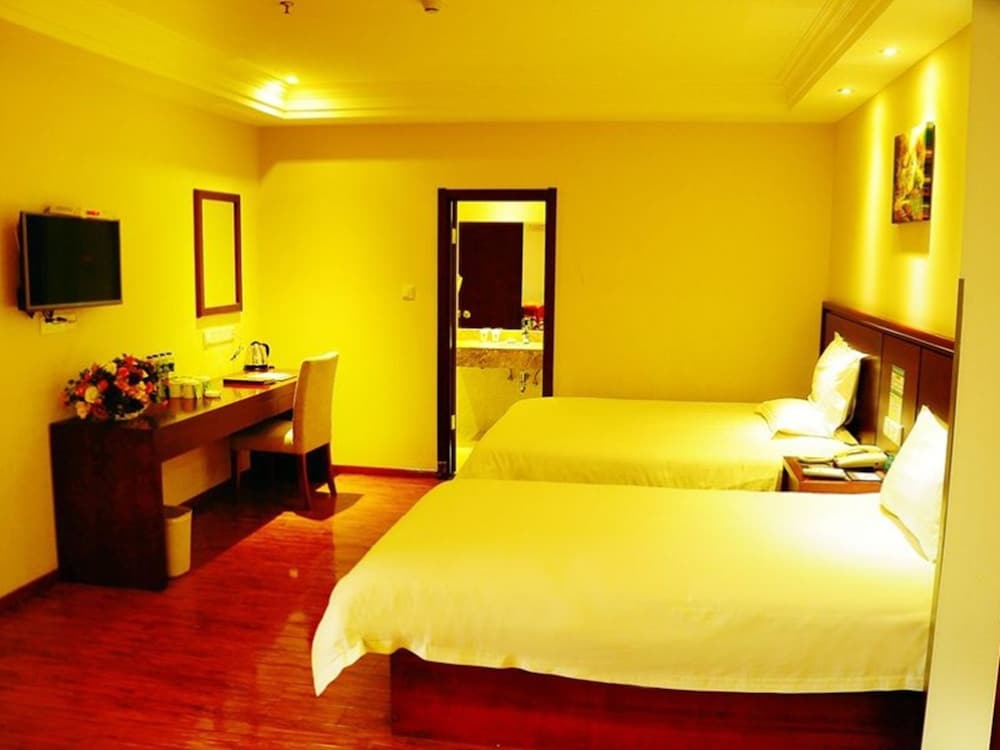 GreenTree Inn Chuzhou Dingyuan County People's Square General Hospital Business Hotel