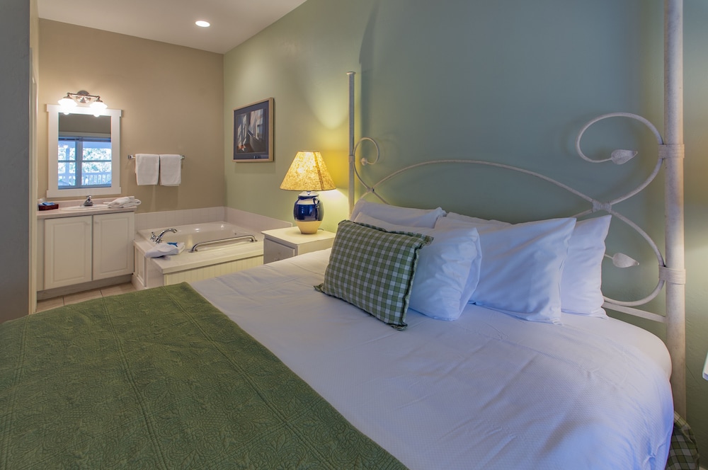 Edgewater Resort