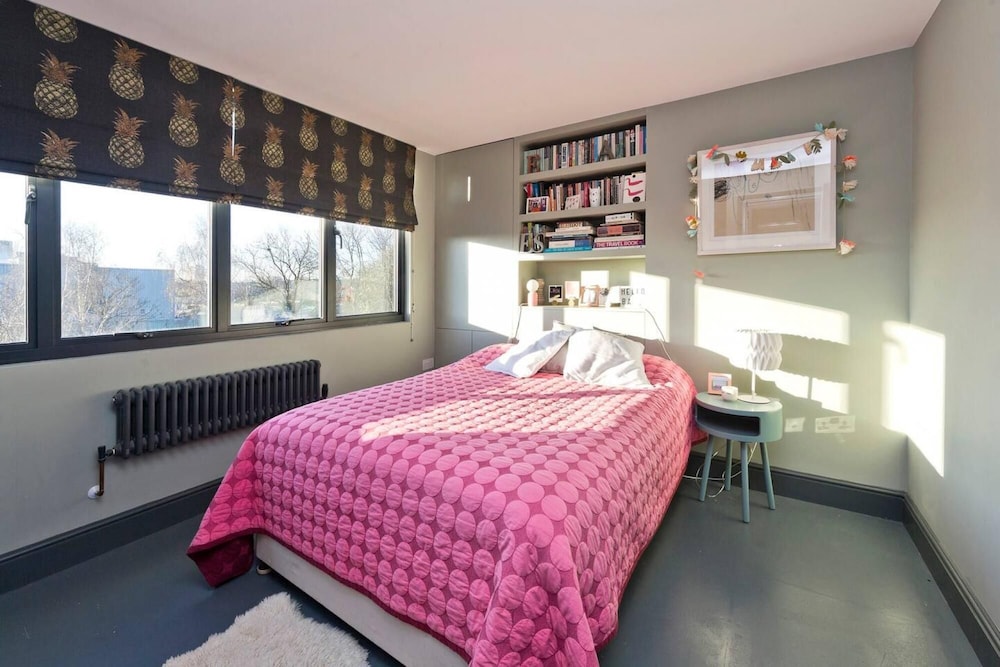 Long Stay Discounts - Modern Bright 5-bed Acton