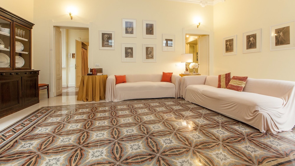 Rental In Rome Portico Ottavia Garden