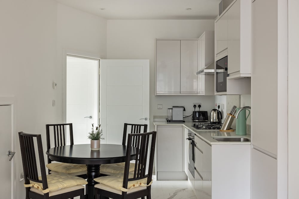 Picktheplace Kensington Lux Apartments