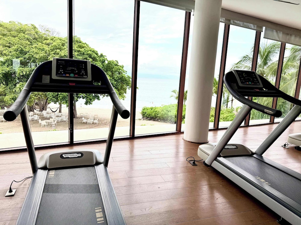 Bolongo 1BR Your Exclusive Oceanfront Escape
