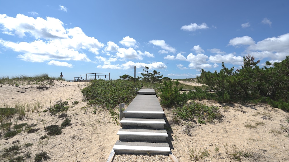 Sea Crest Resort