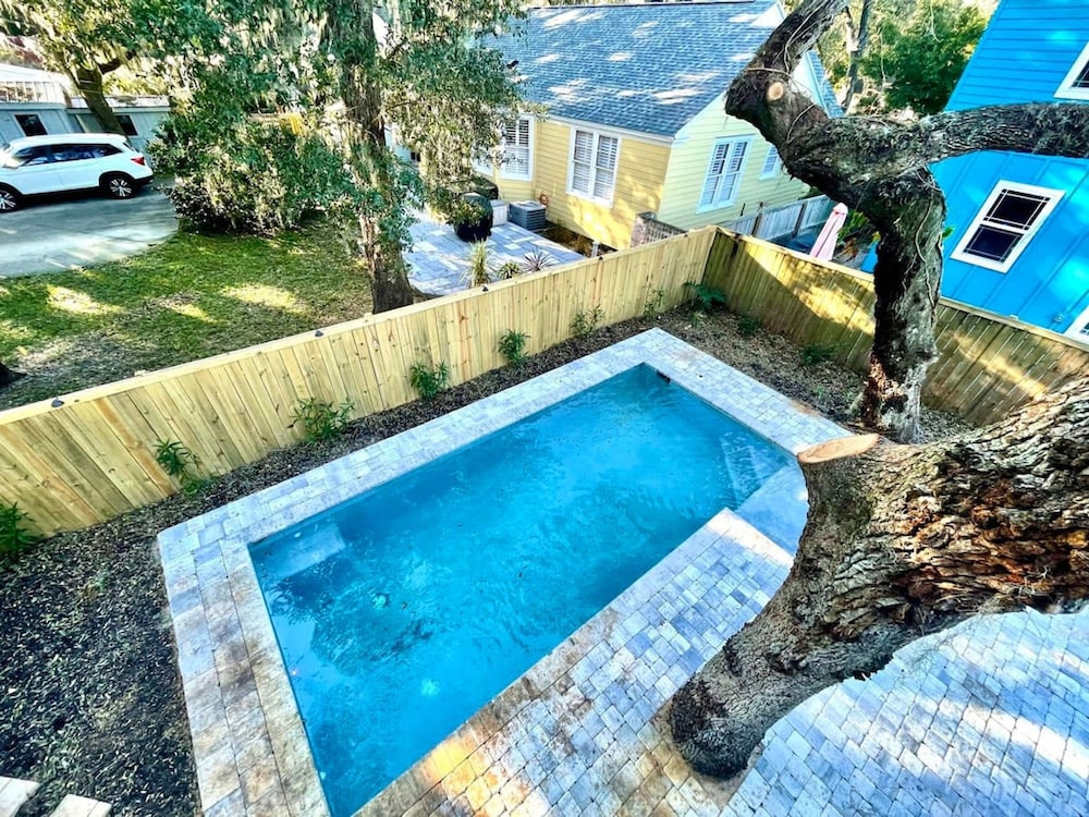 Pool Spa Downtown by Beach FOY Add Golf Cart