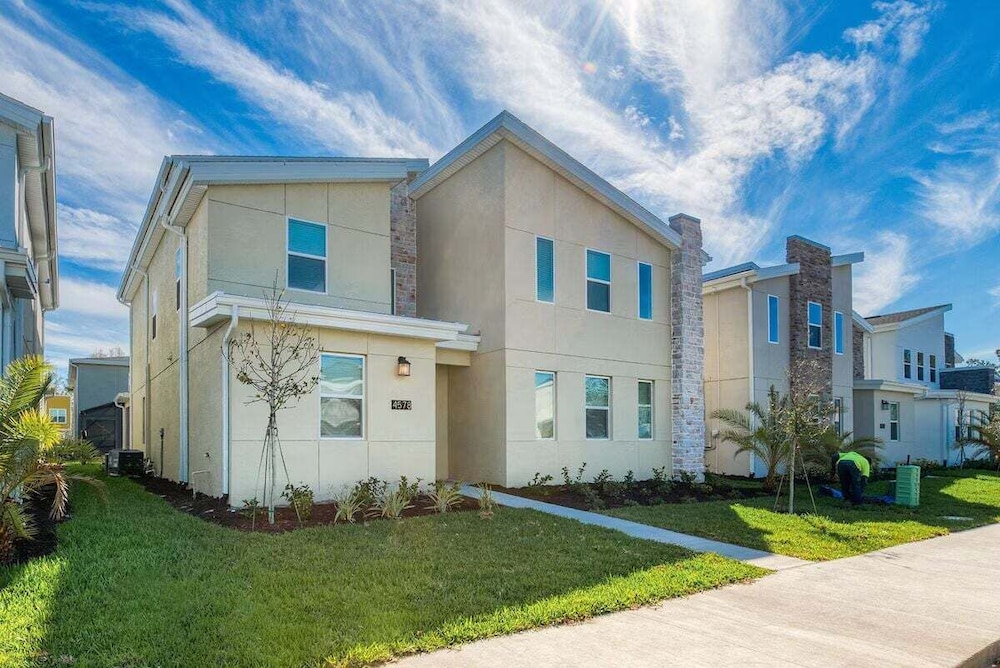 10br Storey Lake Home w/ Game Room, Pool & Spa Near Disney
