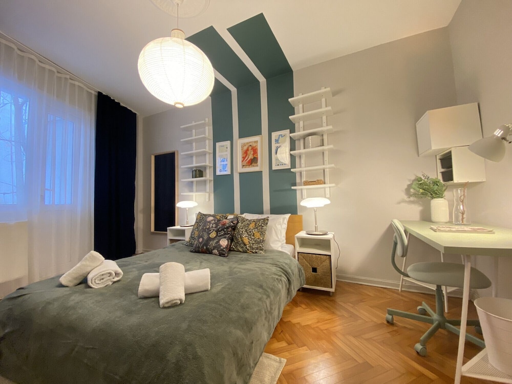 Charming Flat Near Osmanbey Metro Station