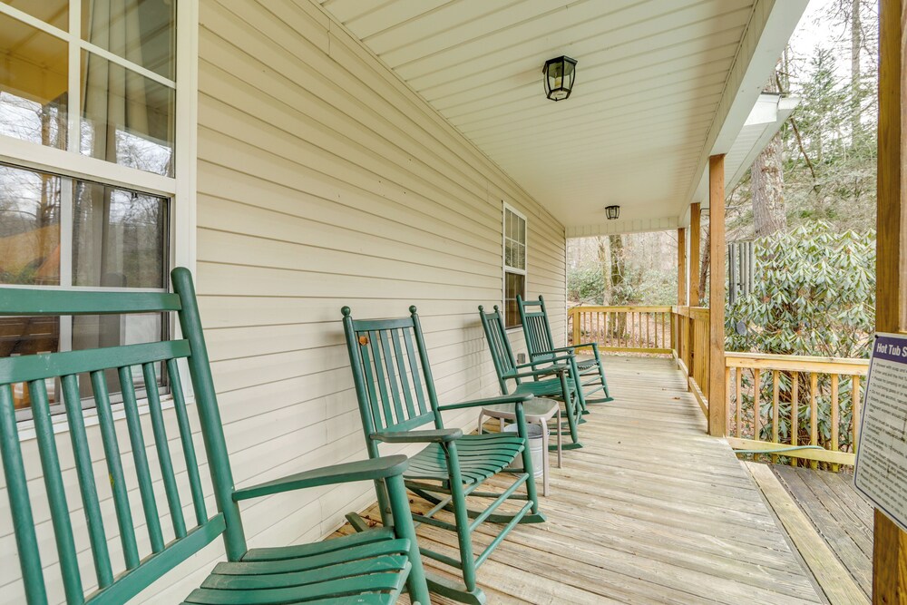 Play & Unwind! Home w/ Hot Tub in Maggie Valley