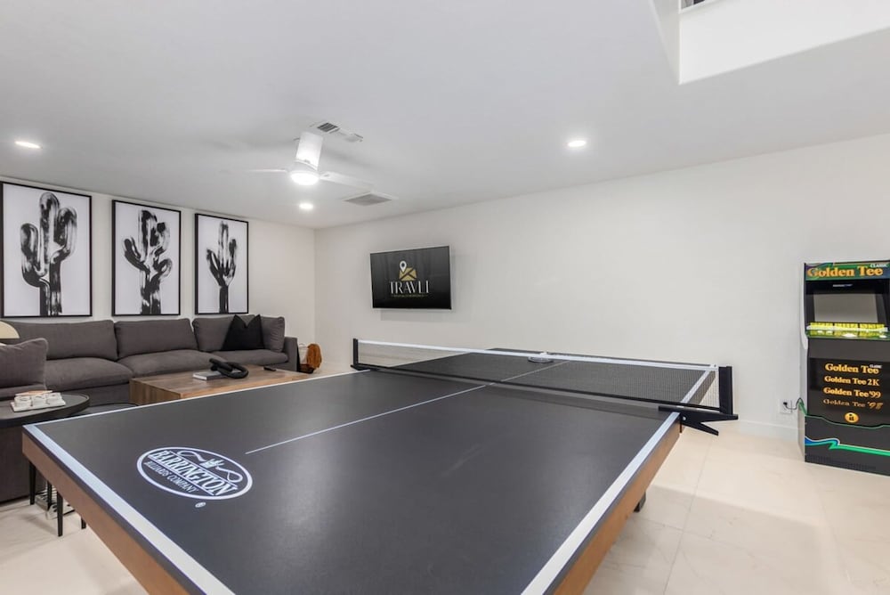 Anderson LUX Estate Private Bar Pool Sleeps 12