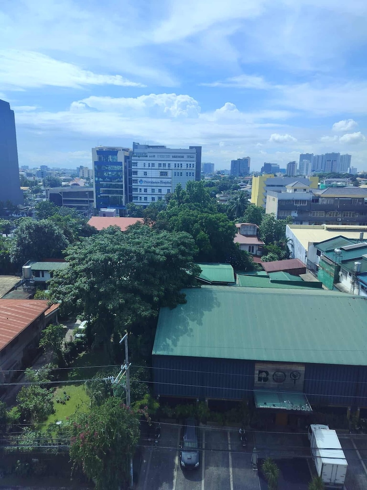 Luxurious City View Condo in Quezon City