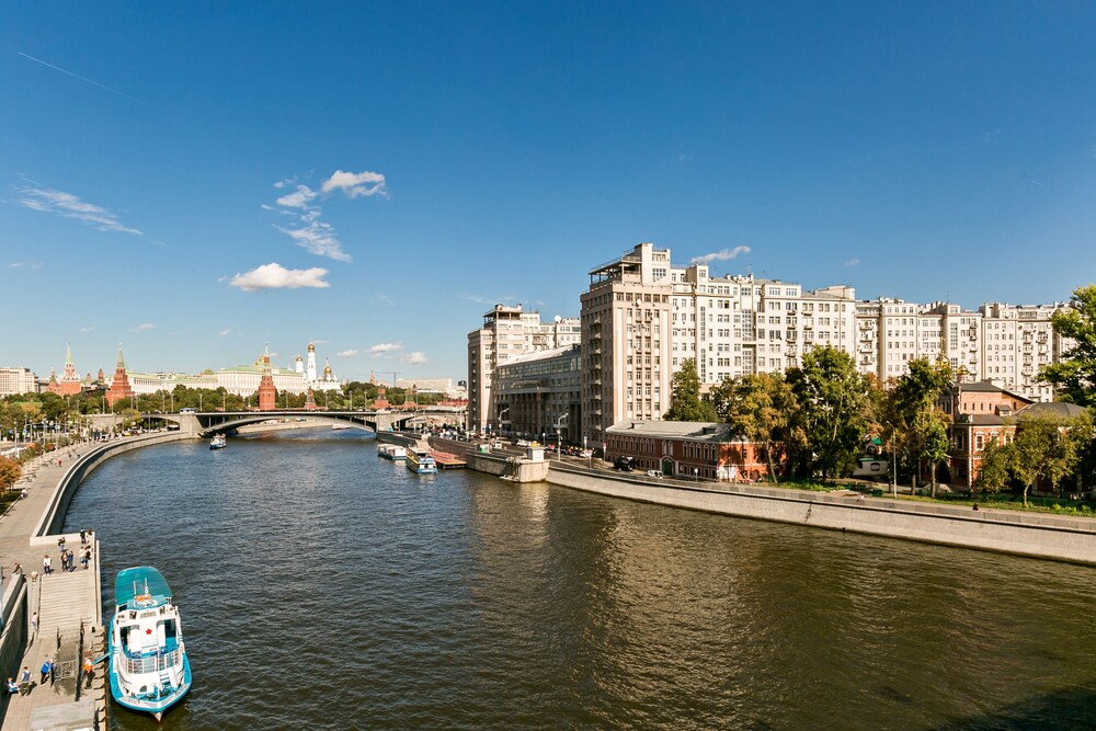 GM Apartment Serafimovicha 2-415