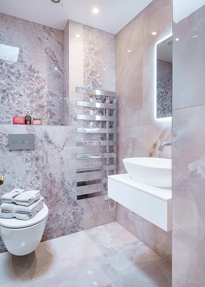 Marble Arch Suite 9-hosted by Sweetstay