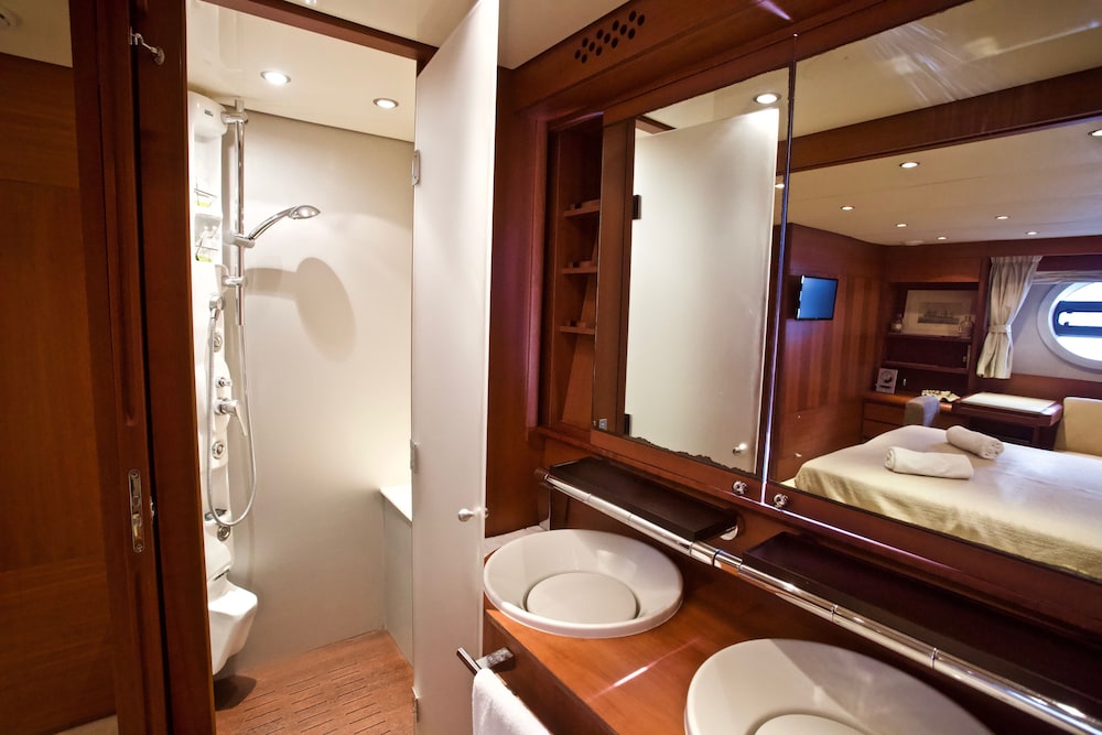 Italy Luxury Yacht Charter photo 3