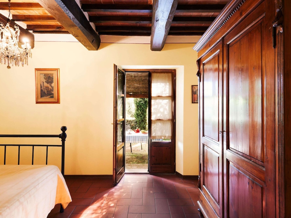 Beautiful Holiday Home With View Over Cortona in Beautiful Surroundings view 2