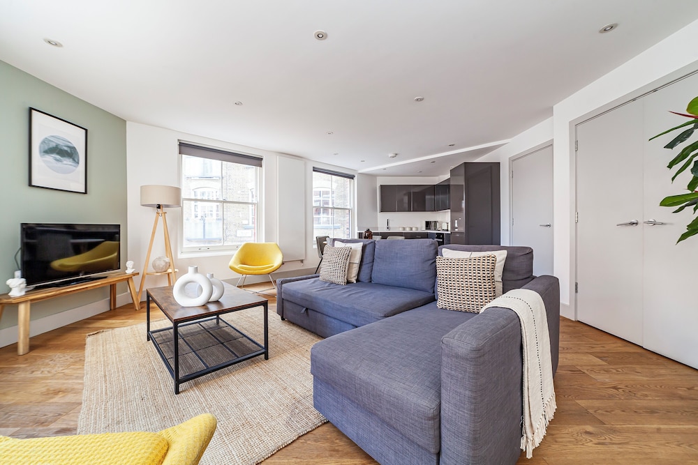 The Old Street Luxury Flat into 3 Bed Apartment in Old Street