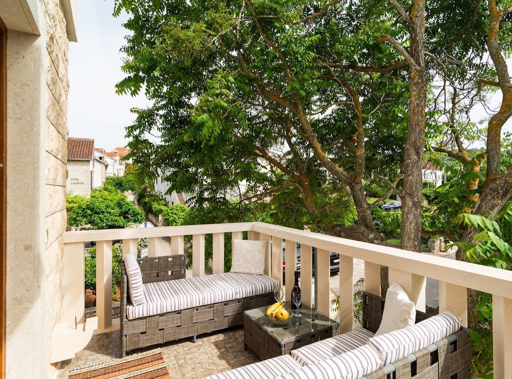 Apartments Sunshine Sutivan