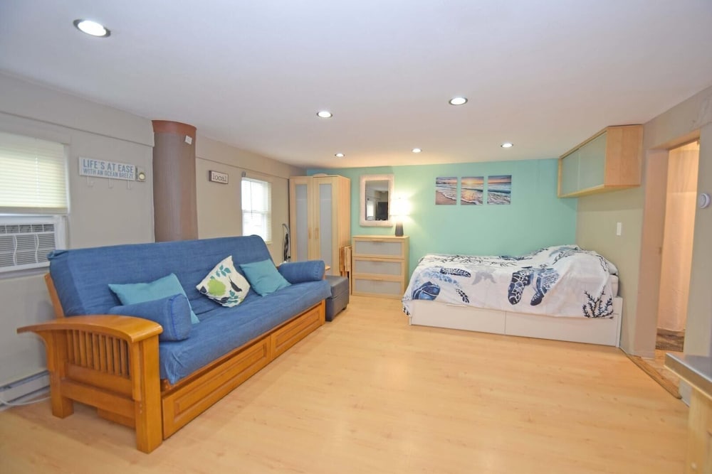 Pine Court 11 Apts by RedAwning view 4
