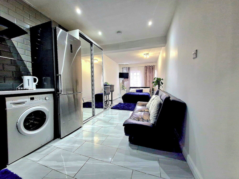 Seaside Bliss Apartment for Style and Comfort