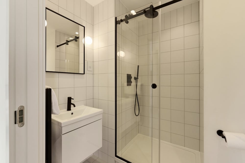 The East London Mile Quarters - Trendy 3bdr Flat With Balcony