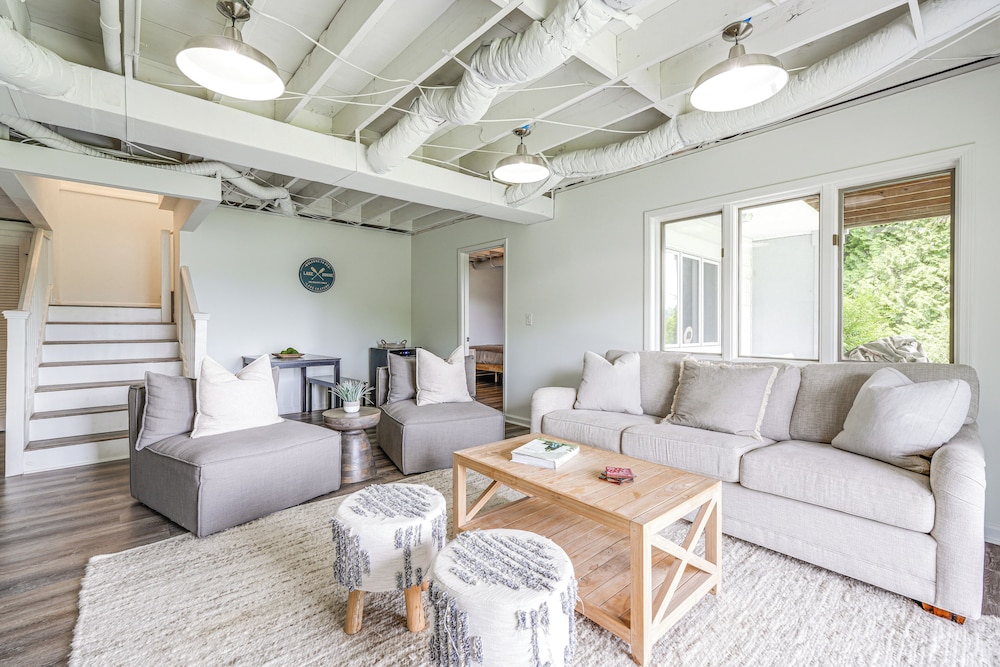 < 1 Mi to Lake Chatuge: Home w/ Mtn & Water Views!