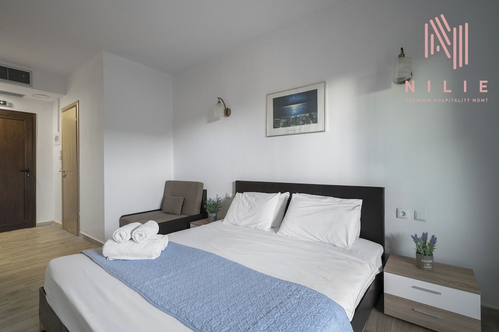 Azur Residences, Nilie Hospitality MGMT