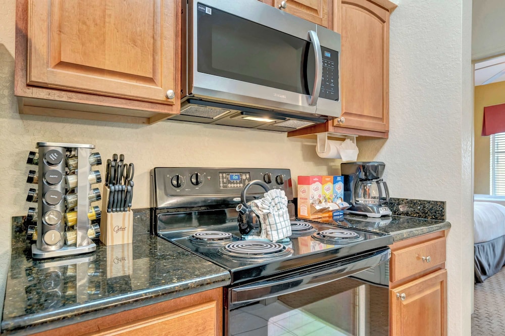 2BR Fireworks View With Pool Spa 5 Minutes to Disney