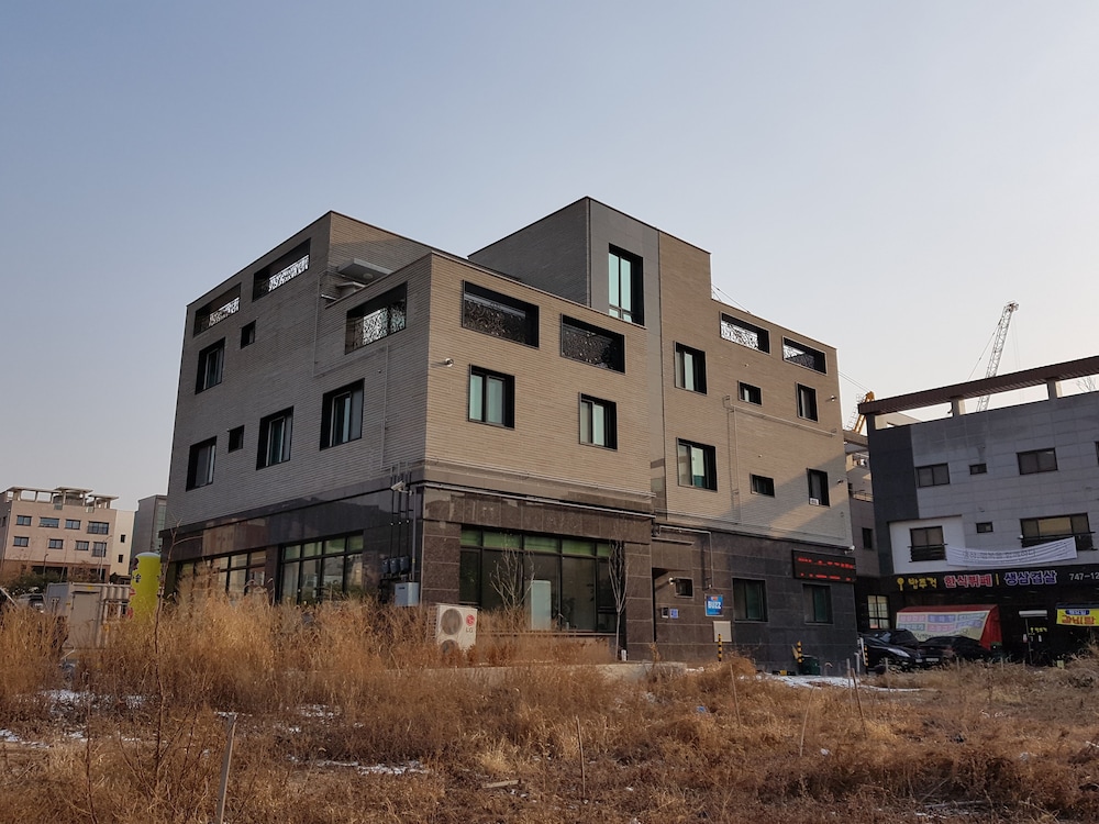 Buzz Guest House - Hostel