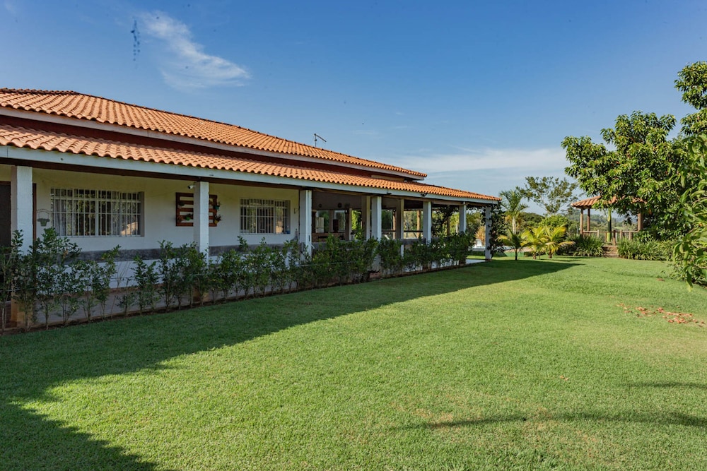 Casa de Campo c Piscina e Wi-fi em Porto Feliz